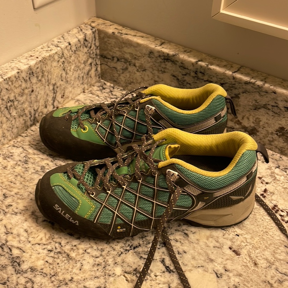 Salewa shoes size 7 (runs large)